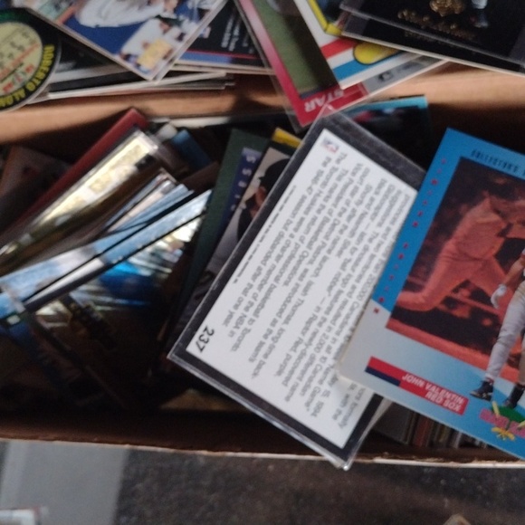 Assorted Sports Trading Cards Collection - Picture 5 of 6